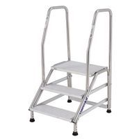Escalerilla fija con 2 rampas