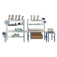 mesa con elementos modulares.