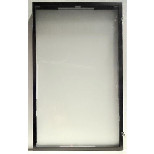 Vitrina de exterior con puerta batiente - Fondo de aluminio - Marco negro - AME