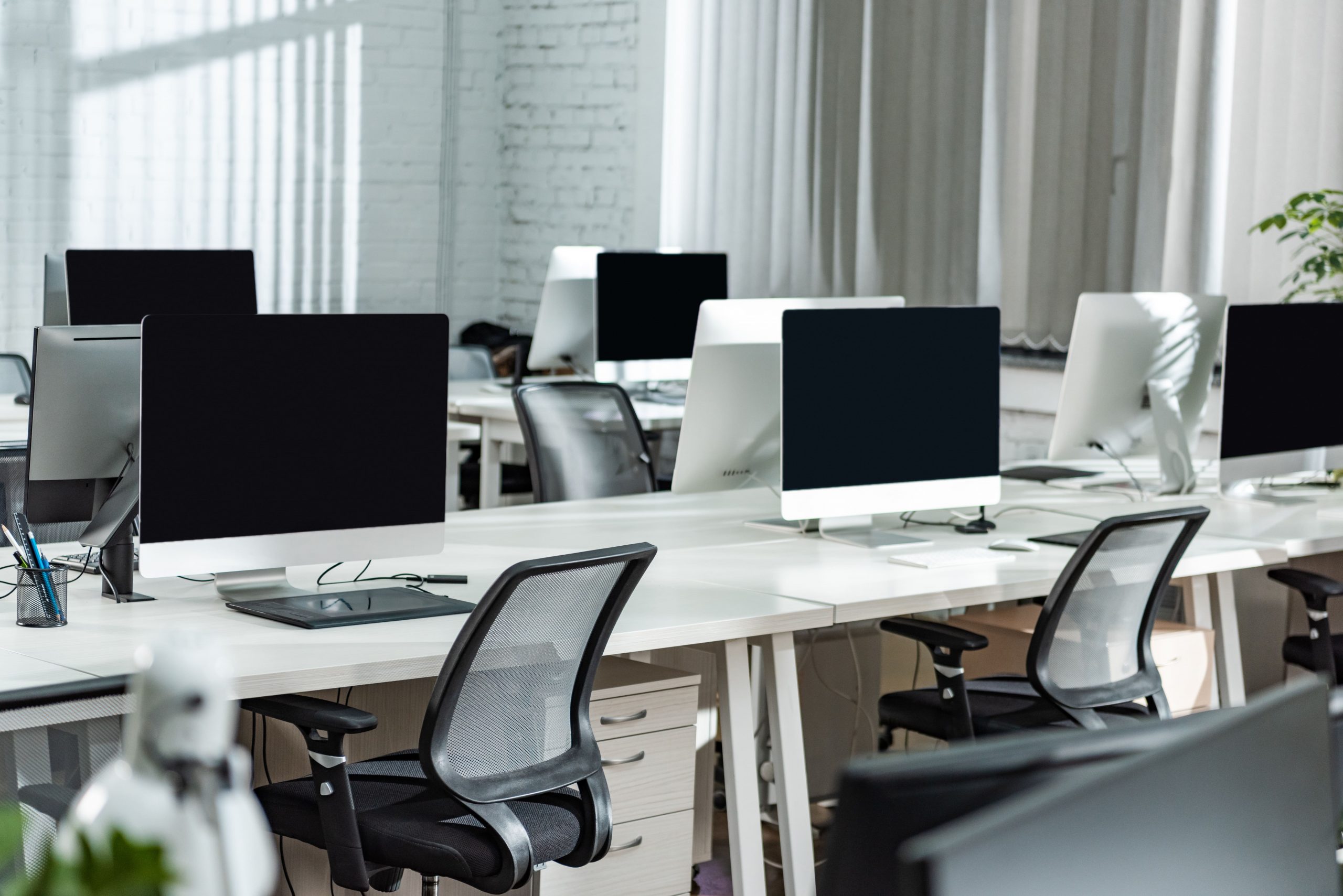 ¿Cómo identificar y reducir el consumo energético del modo reposo en tu empresa?