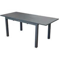 Mesa de jardín y terraza