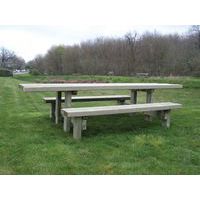 Conjunto de mesa y bancos rústico