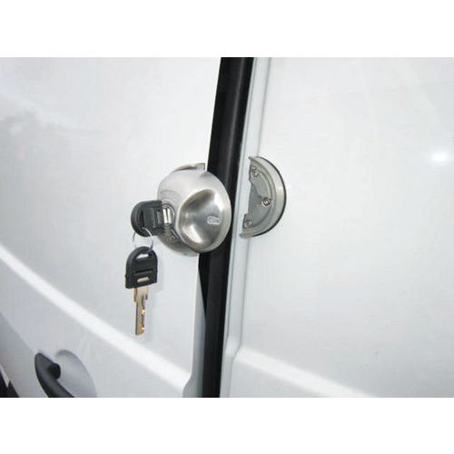 Cerradura de seguridad en puertas traseras y laterales - Manutan España